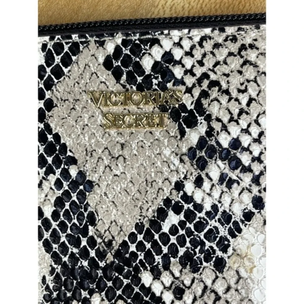 Victoria Secret Wristlet‎ Snakeskin purse